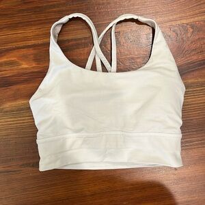 White lululemon sports bra